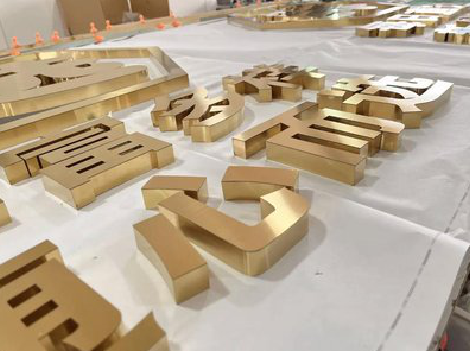 太和拉丝不锈钢字的特点。